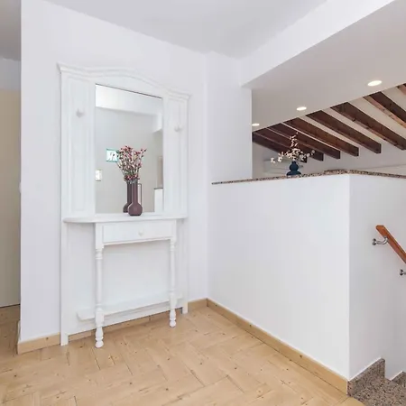 Gavines Up Lejlighed